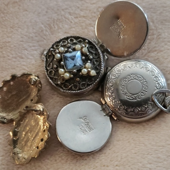 1946 Coro photo Neckles